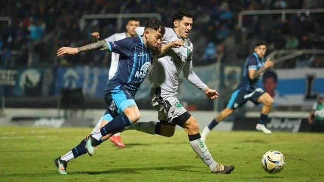 La tabla de la Zona B ubica a Gimnasia de Jujuy en el segundo puesto con 30 puntos, a solo tres unidades del líder Atlanta, en una temporada donde el elenco “albiceleste" se mantiene entre los principales candidatos de la Primera Nacional 2026.