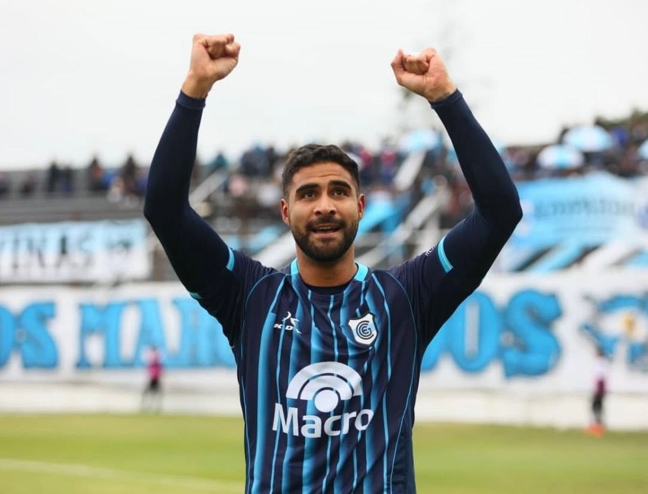 Joaquín Varela tuvo su segundo juego tras una larga recuperación de su lesión y coronó con un gol para desatar la ovación en el estadio.