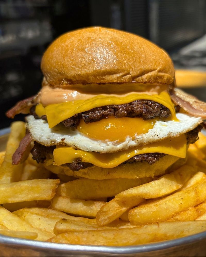 El Desembarco lanza hamburguesas a $299: dónde y cuándo acceder a la promoción con precios de hace 9 años