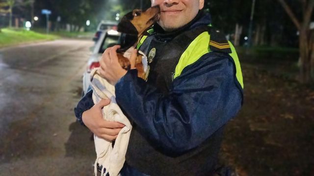 El cabo Matías Díaz recibió el agradecimiento público de un vecino tras asistir a su mascota.
