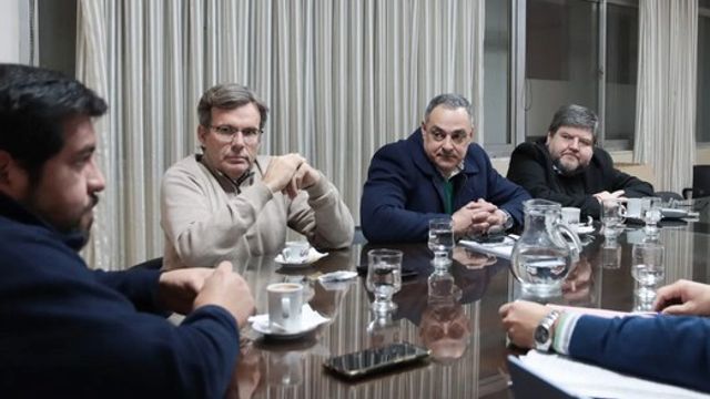 La Comisión de Transporte dictaminó subas del 35% para ómnibus y del 33% para taxis.