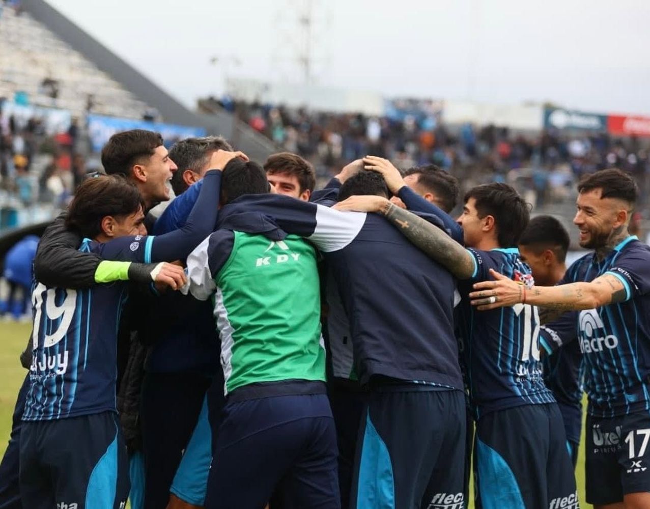 Con este triunfo, el “Lobo” llegó a los 33 puntos, alcanzó a Atlanta en la cima de la Zona B y quedó segundo solo por diferencia de gol.