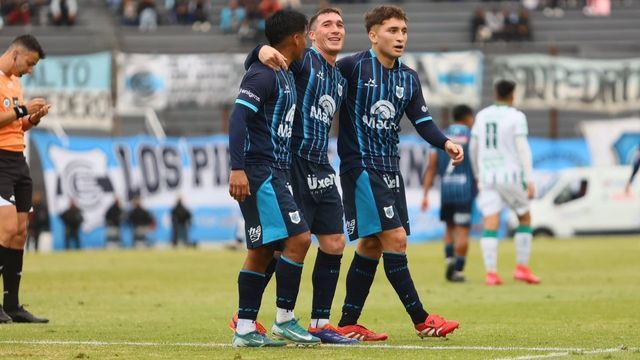 Gimnasia y Esgrima de Jujuy fue más que contundente: goleó 4 a 0 a Nueva Chicago en el “23 de Agosto” y cerró la primera rueda con una actuación sólida y convincente.