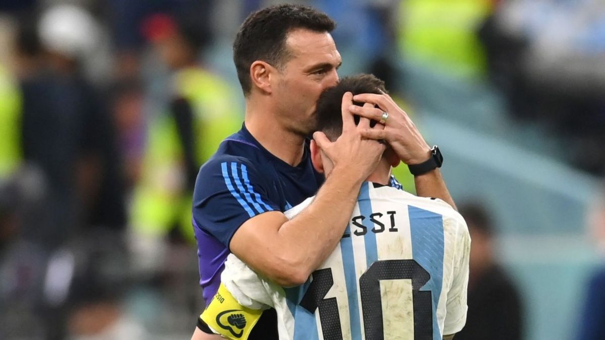 ¿Qué le dijo Scaloni a Messi tras sus tres goles en el debut del Mundial 2026?