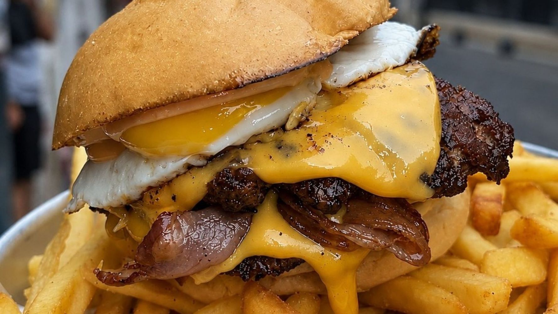 El Desembarco lanza hamburguesas a $299: dónde y cuándo acceder a la promoción con precios de hace 9 años