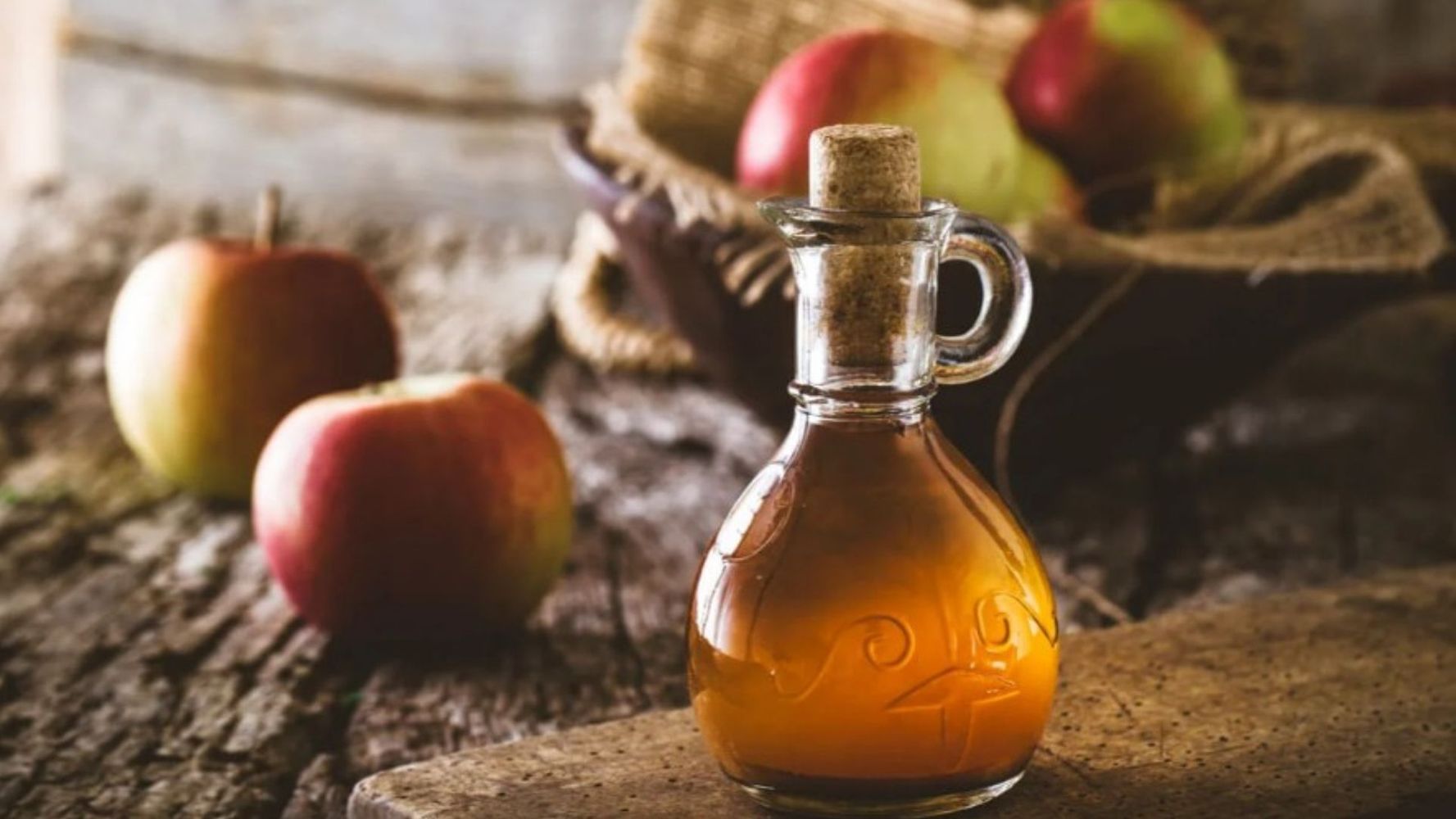 Mezclar vinagre de manzana con agua tibia en ayunas: para qué sirve y qué beneficios trae