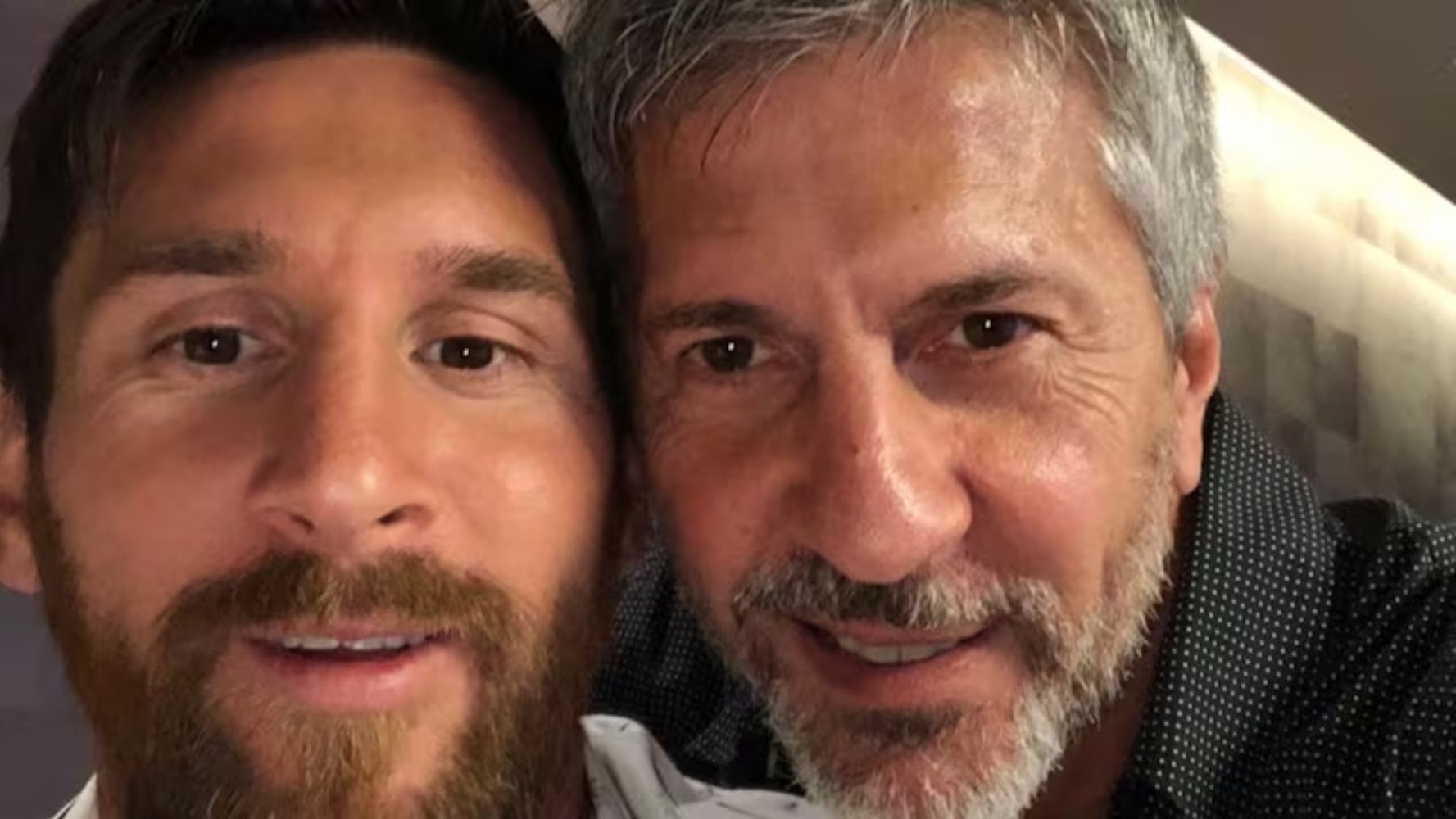 Jorge Messi junto a Lionel Messi.