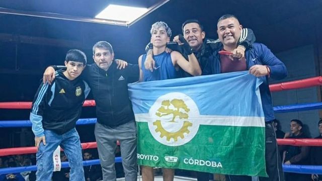 Victoria del boxeador de Radamés Rivadeneyra en la categoría de 64 kg.
