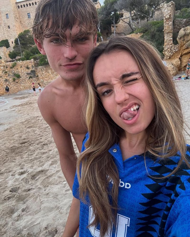 Nico Paz y su novia