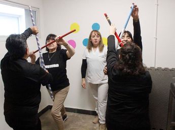 Parkinson: un taller del Centro de Salud trabaja equilibrio, marcha y contención