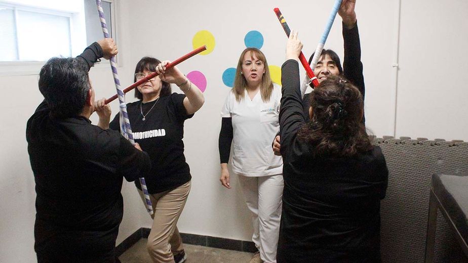Parkinson: un taller del Centro de Salud trabaja equilibrio, marcha y contención
