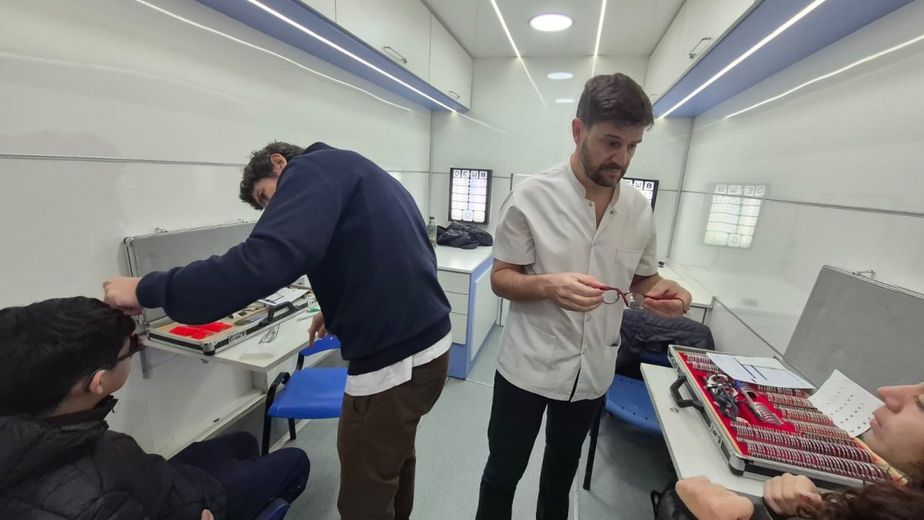 Cientos de familias fueron atendidas en la primera jornada del programa “Ver para Ser Libres”