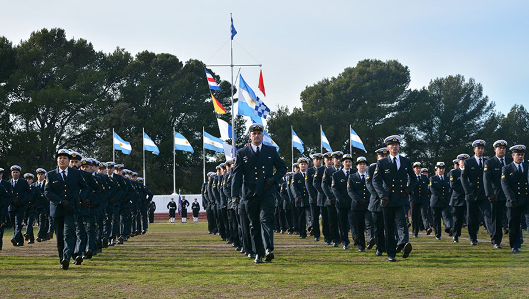 Se realizará en Puerto Belgrano el acto de Jura a la Bandera y entrega de espadas a Suboficiales ascendidos.