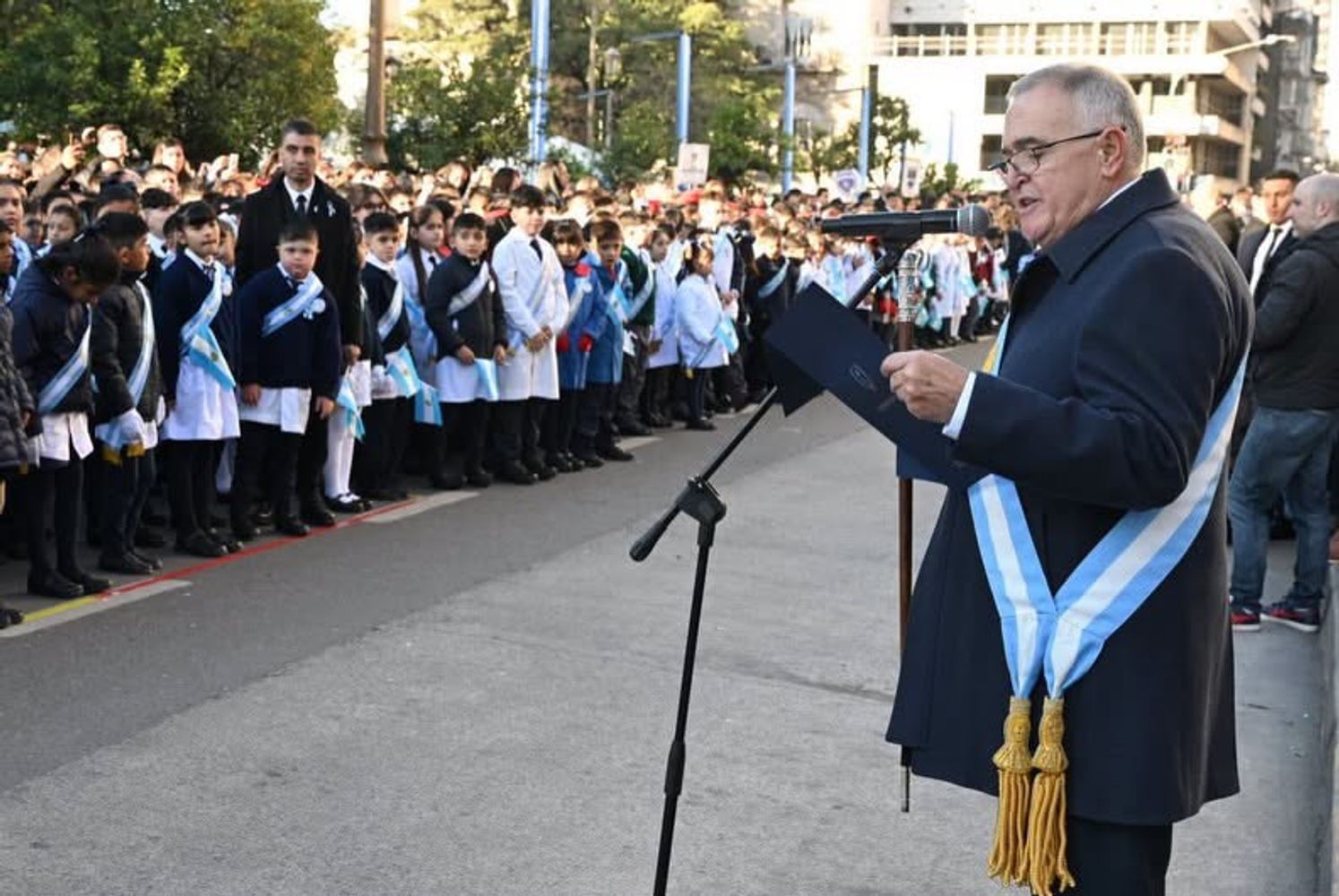 Actos Dia de la Bandera en Plaza Independencia 
