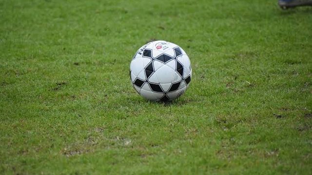 El hombre jugaba un partido, se descompensó y murió.
