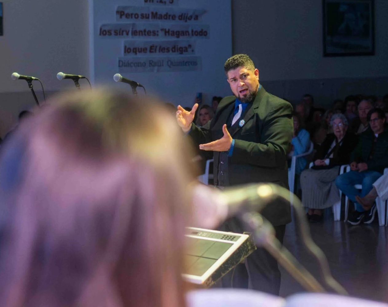 A sala llena, el Coro de Cámara de Arroyito presentó la "Misa Criolla" de Ariel Ramírez