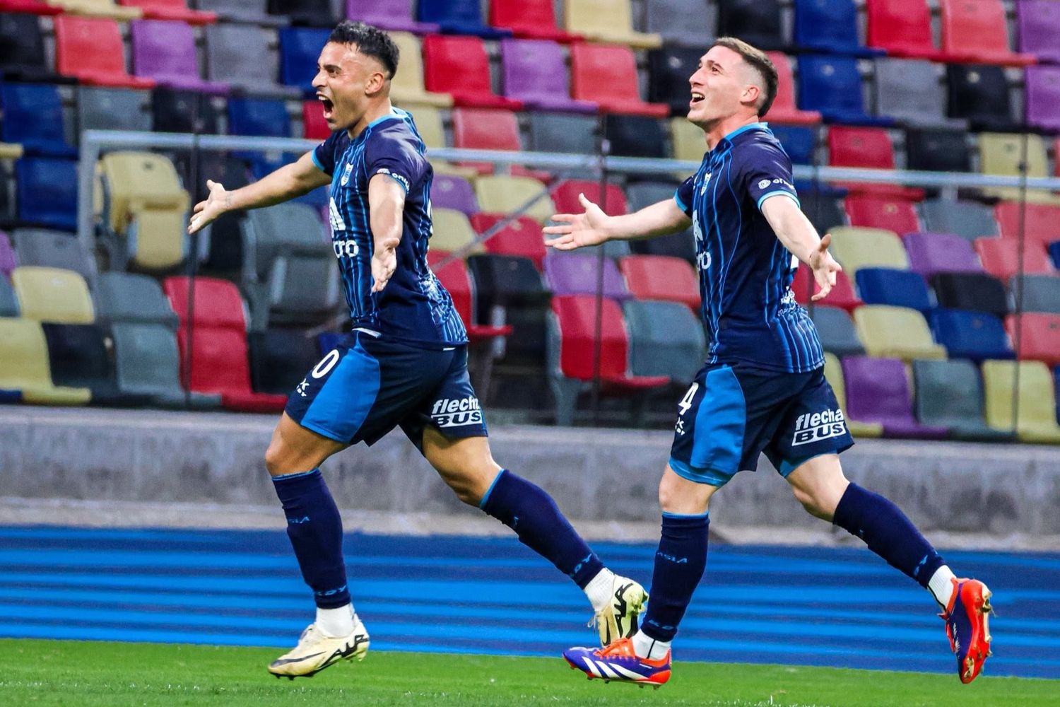 Con el 10 estampado en la camiseta, Francisco Molina abrió el marcador a los 30 minutos del primer tiempo para abrir un encuentro reñido en el estadio “Único Madre de Ciudades”.