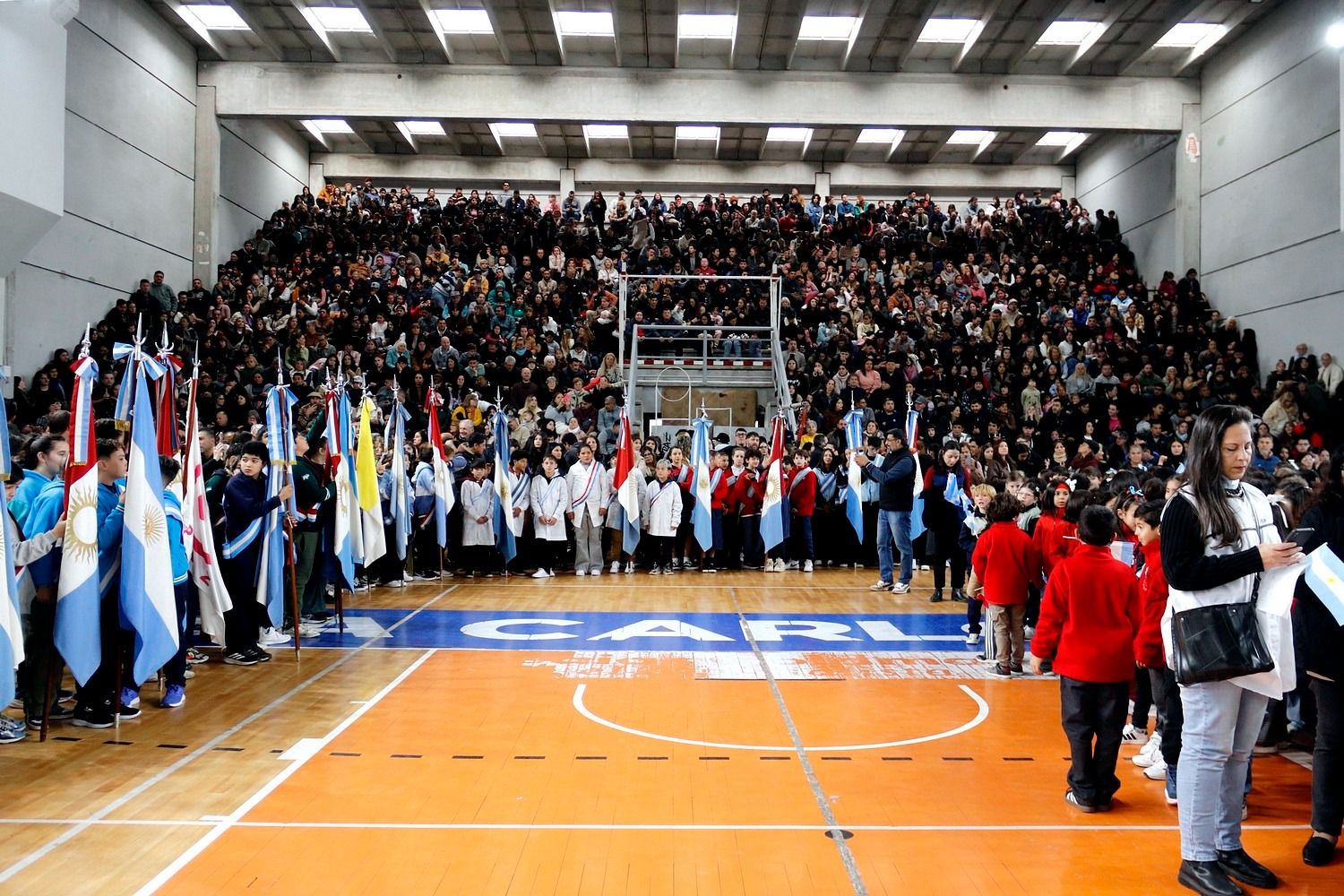 Acto patrio en Carlos Paz