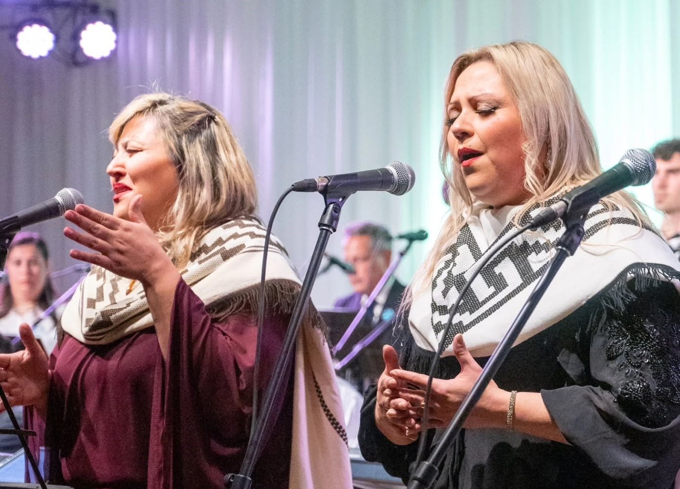 A sala llena, el Coro de Cámara de Arroyito presentó la "Misa Criolla" de Ariel Ramírez