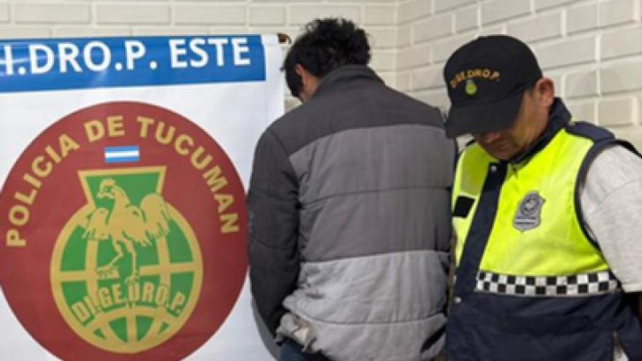 Sorprendieron a una adolescente y a un joven con 80 envoltorios de cocaína