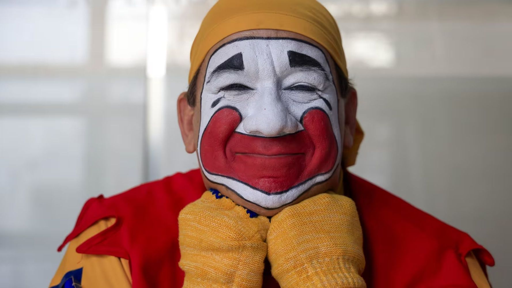 Imágenes inéditas del rostro de Piñón Fijo sin maquillaje.