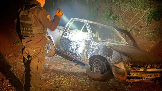 Un desperfecto eléctrico provocó el incendio de una camioneta en Campo Ramón.