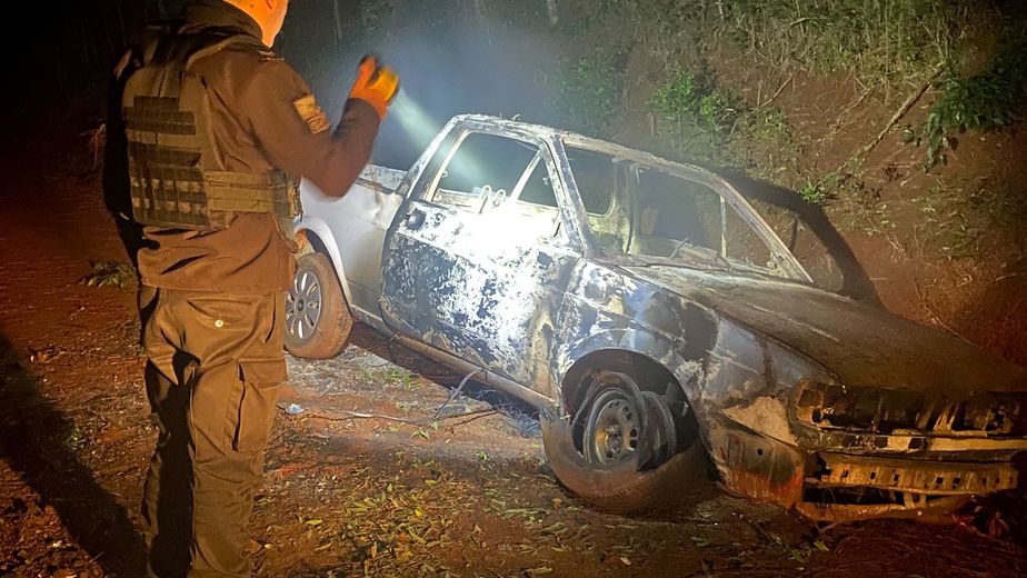 Un desperfecto eléctrico provocó el incendio de una camioneta en Campo Ramón.