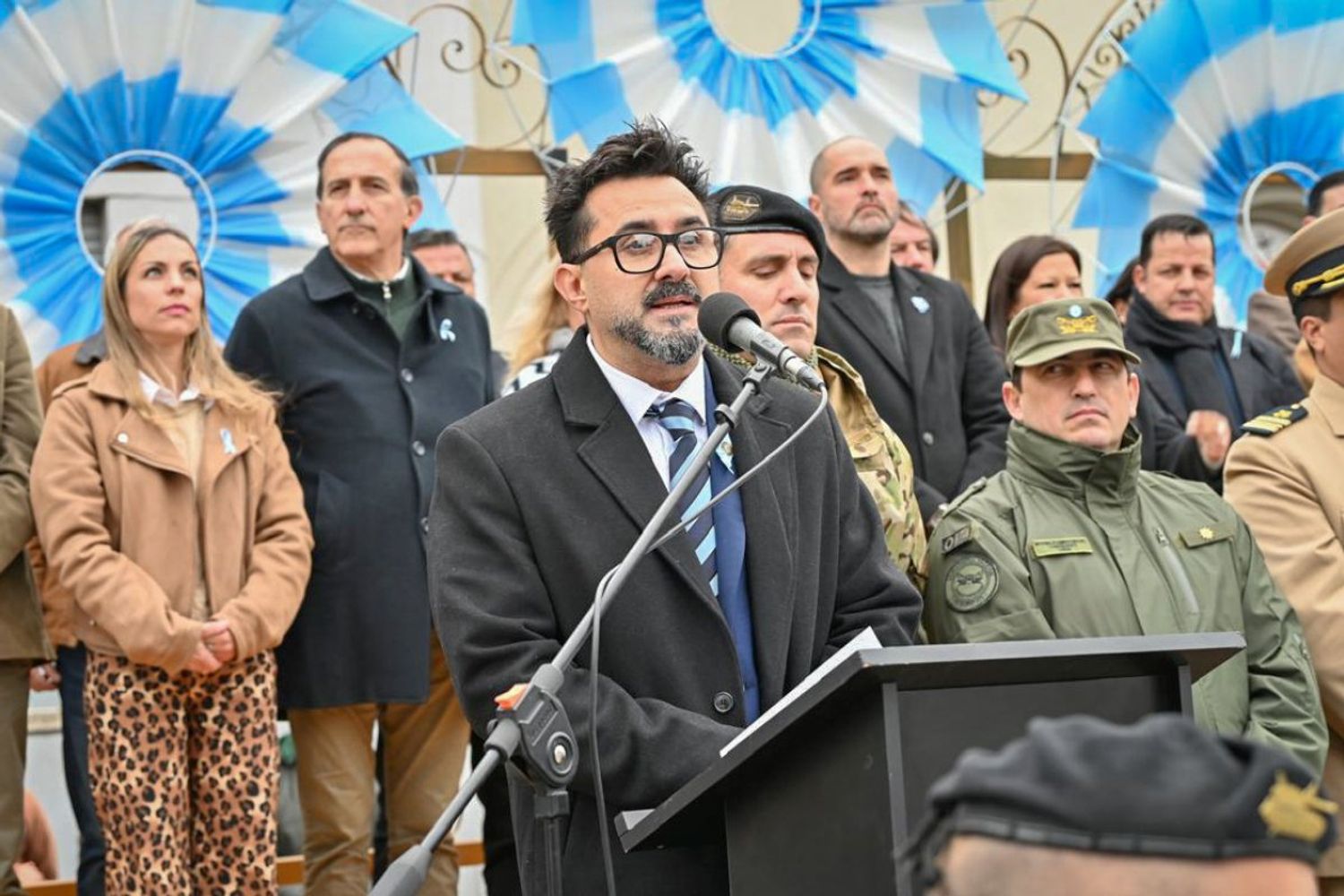 Manuel Olalde en laPromesa de Lealtad a la Bandera
