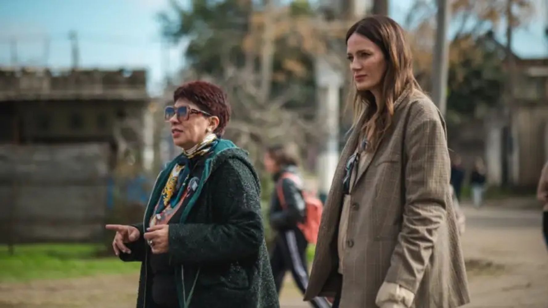 Rosa con Paula Chaves.