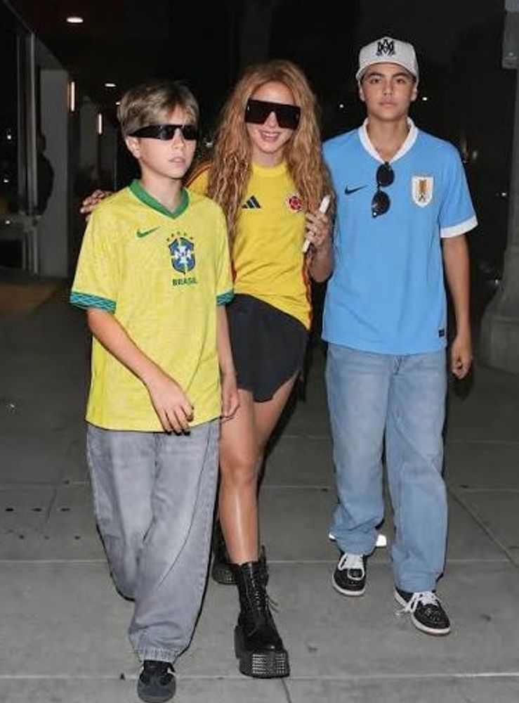 Furor por Shakira en el partido de Argentina frente a Austria: la ovación del estadio y el tierno momento con su hijo Milan