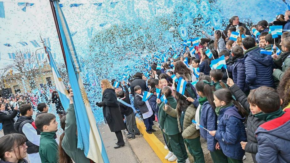 Entre emoción y orgullo, casi 500 alumnos realizaron la Promesa de Lealtad a la Bandera