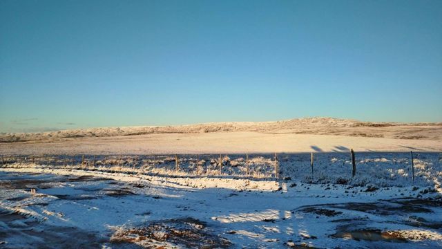 Tanti también se vistió de blanco tras la nevada en las sierras.