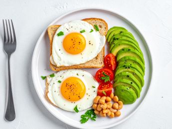 Gia Alfieri, nutricionista y chef, asegura que los huevos son el mejor alimento para el desayuno: cómo prepararlos