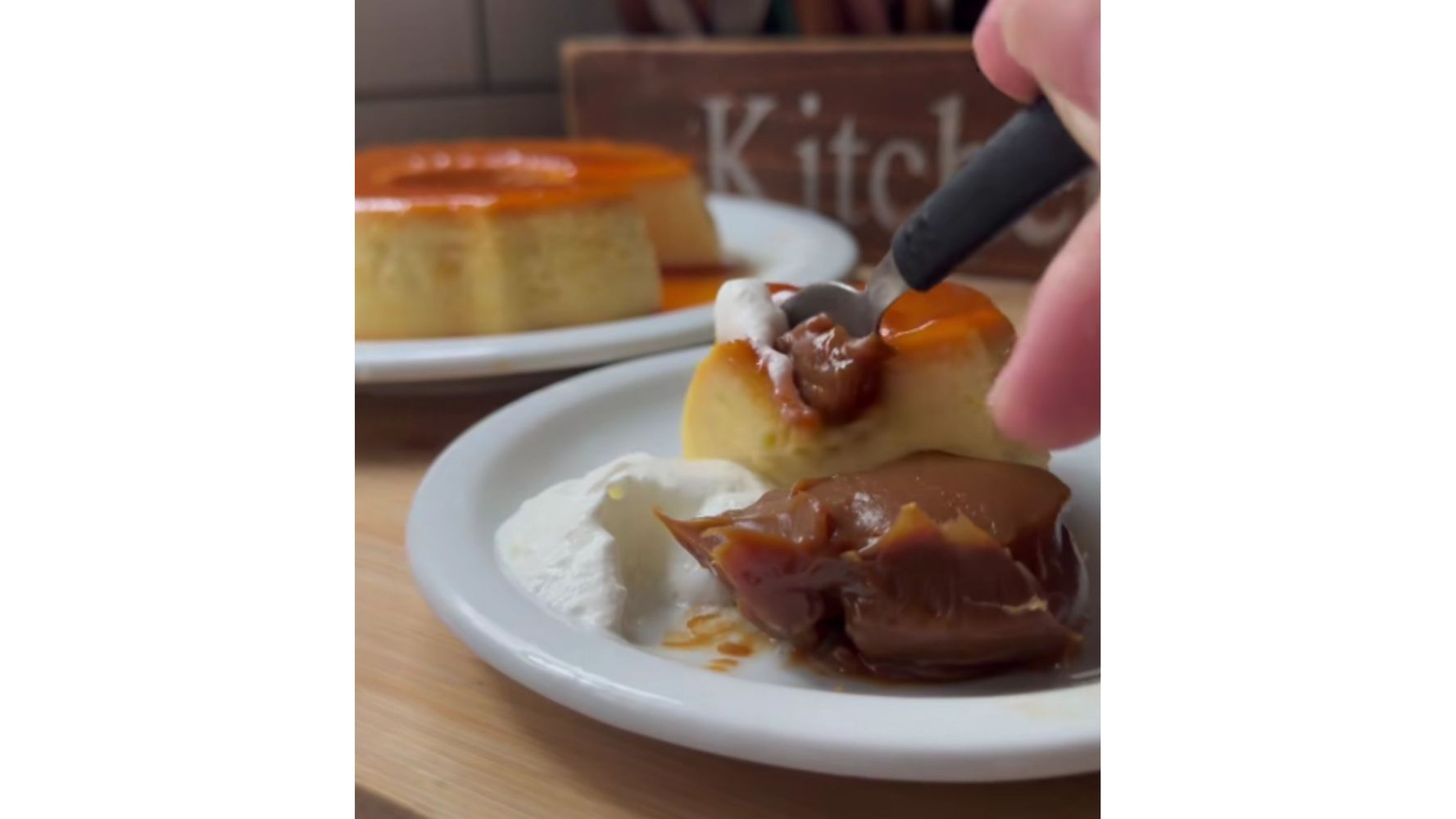 Flan mixto, el postre clásico que no falla.