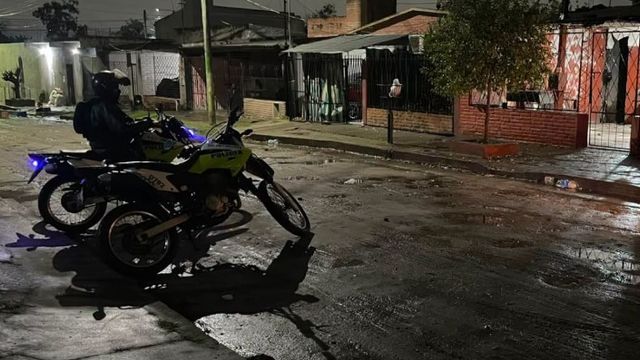La trifulca se desató en Roque Quintana al 1200 y derivó en la intervención de la Comisaría Seccional Once junto a otras fuerzas.
