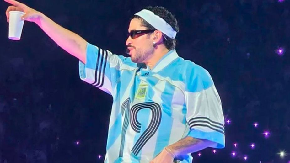 Furor por Messi: el video del eufórico festejo de Bad Bunny alentando a la Selección Argentina