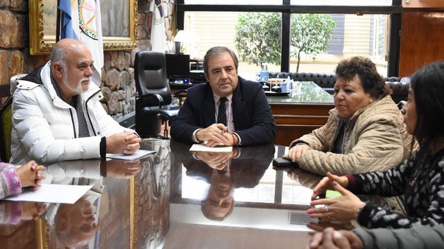 El vicegobernador Alberto Bernis recibió a autoridades de APOC, encabezadas por su secretario general, Mario Reynoso, para cerrar detalles de la jornada institucional a realizarse el lunes en la Legislatura.