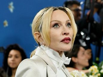 El video de Madonna fumando con una reconocida cantante pop internacional en un desfile que causó polémica