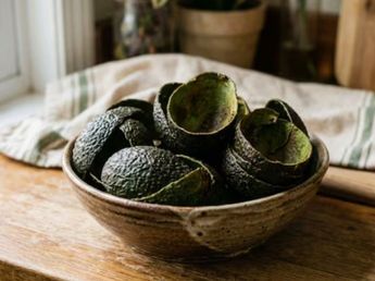 Si tenés cáscara de palta no la tires, tenés un tesoro en tu cocina: para qué sirve y cómo aprovechar todos sus beneficios