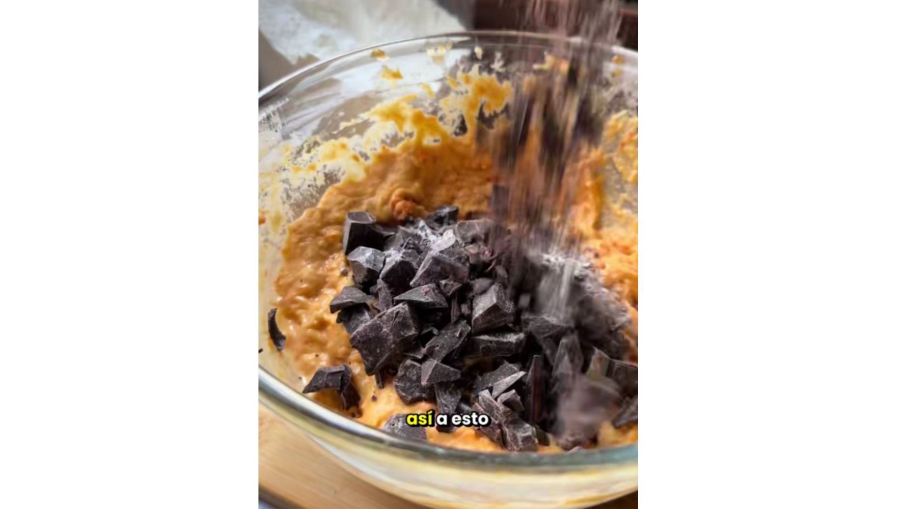 El truco de la harina para que el chocolate no quede al fondo.