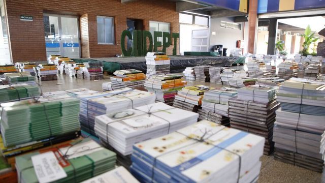 Tras repartir los primeros ejemplares con narración incluida, la provincia anticipó concursos literarios y de teatro para agosto y septiembre.
