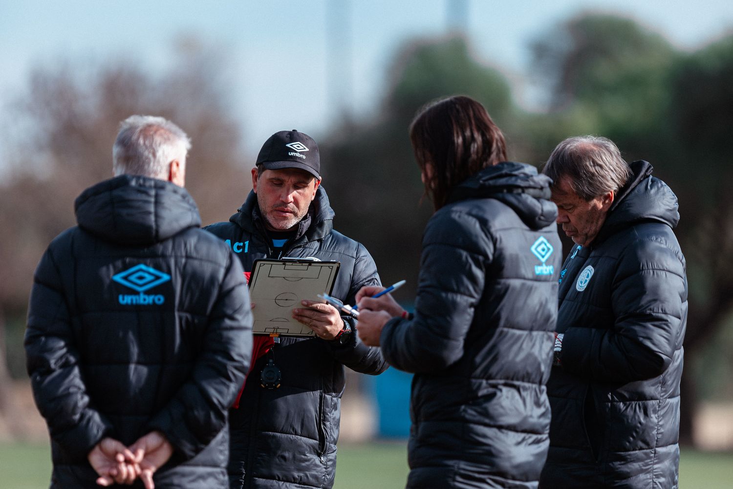 El cuerpo técnico de Belgrano, liderado por Ricardo Zielinski.