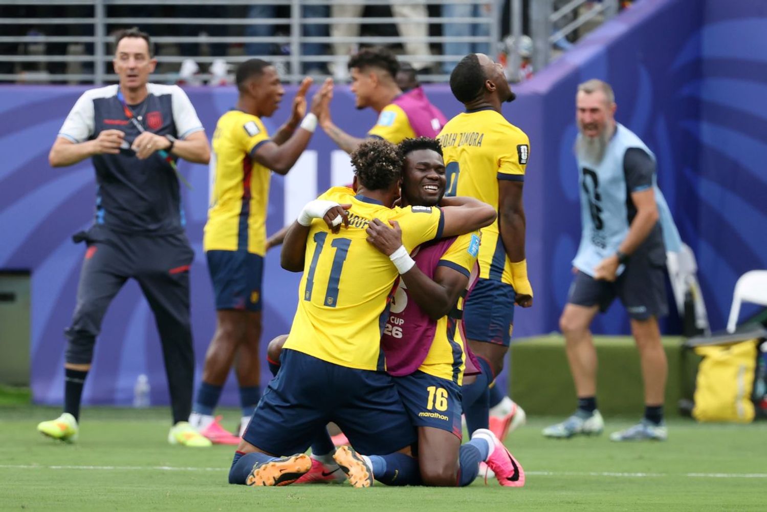 Ecuador derrotó a Alemania y pasó como mejor tercero.
