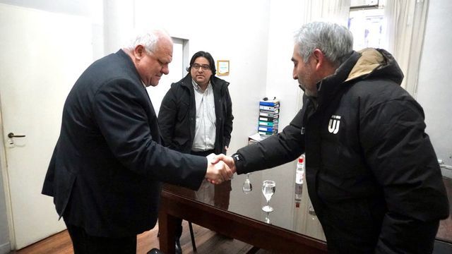 Masso recibió a la conducción de la UOYEP y analizó posibles soluciones para los 74 trabajadores que quedaron sin haberes tras el cierre de la planta.