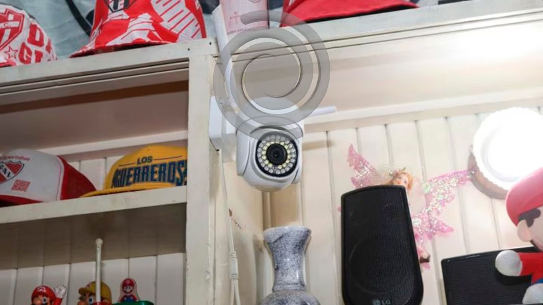 Una cámara de seguridad.