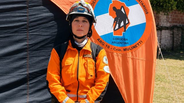 Florencia Pizarro integra la Brigada USAR ARG10 preparada para colaborar en Venezuela.
