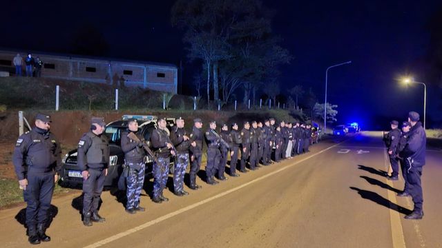 Megaoperativo en Bernardo de Irigoyen tras un enfrentamiento armado: rescataron a un hombre y buscan a varios sospechosos.
