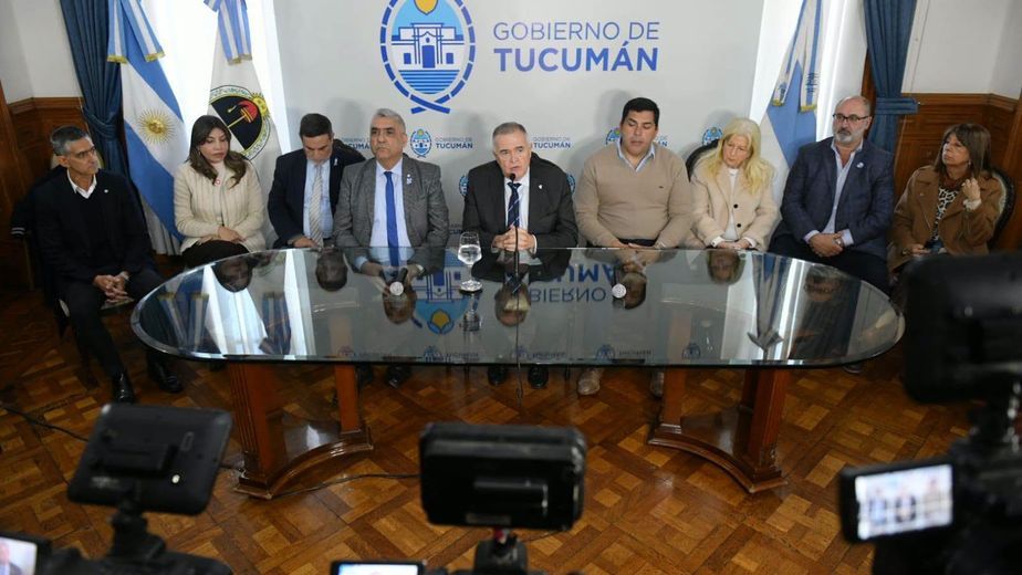 Caputo se comprometió a llevar el gas de Vaca Muerta al norte en 2027