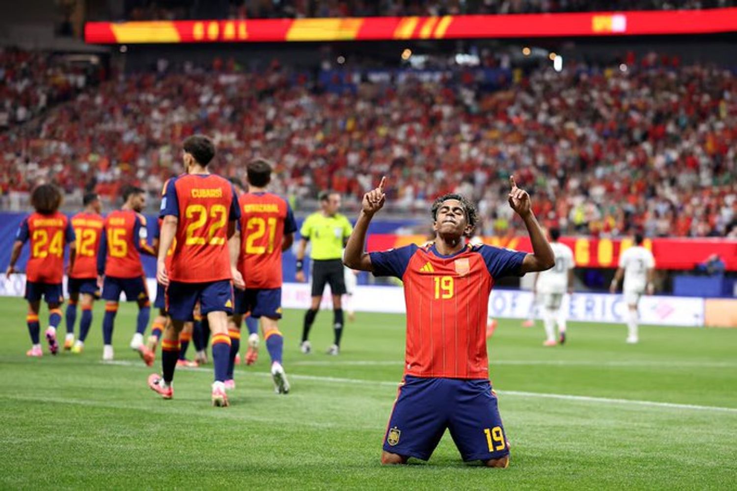 Lamine Yamal, tras los pasos de Lionel Messi.