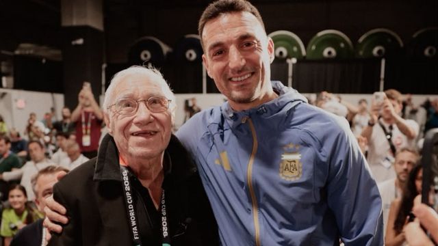Un mito viviente, Enrique Macaya Márquez, reconocido por Lionel Scaloni.
